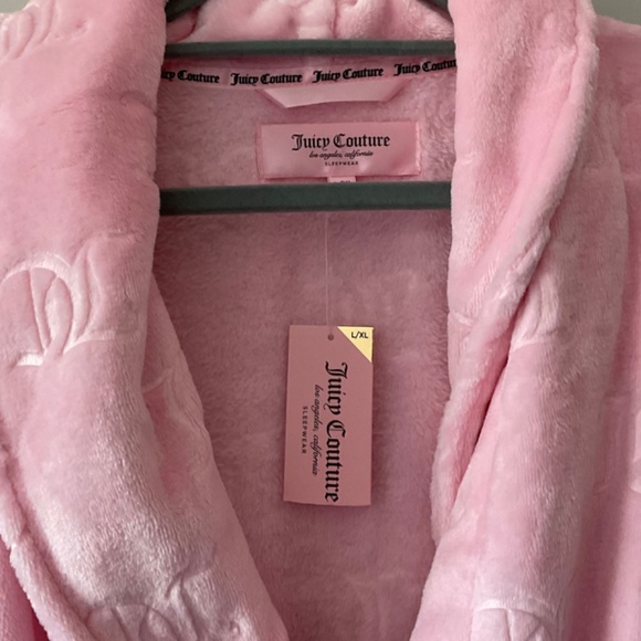 JUICY COUTURE SHAWL COLLAR PLUSH ROBE - Picture 2 of 7